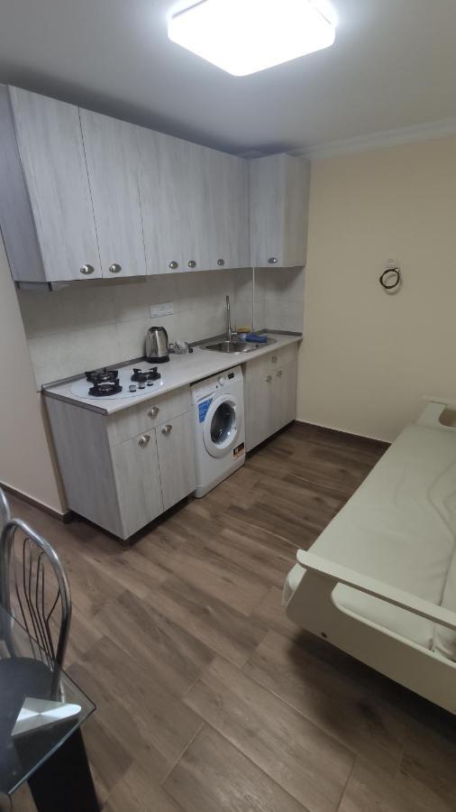 Home Apartments Батумі Екстер'єр фото